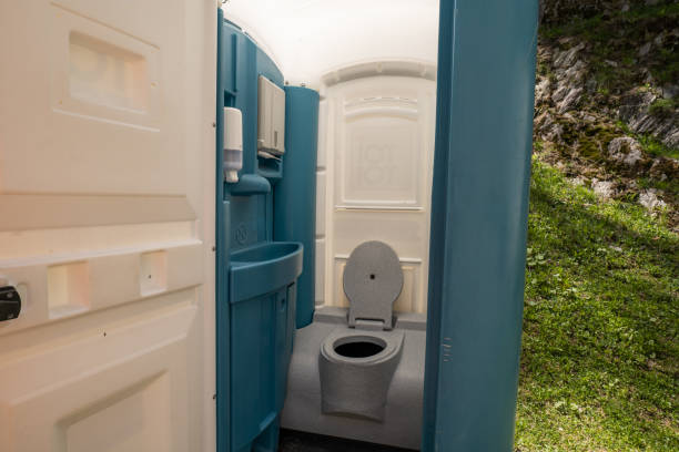 Best Deluxe Portable Toilet Rental  in East Palatka, FL